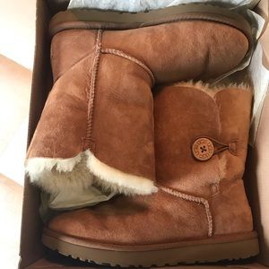 EUC Bailey Button II